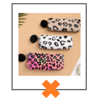 Etui fluffy panterprint wit